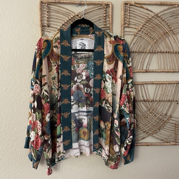 Market Of Stars Sweaters - Market of Stars Stay Gold Kimono Cardigan One Size Bees Scrolls Rabbits Boho B6